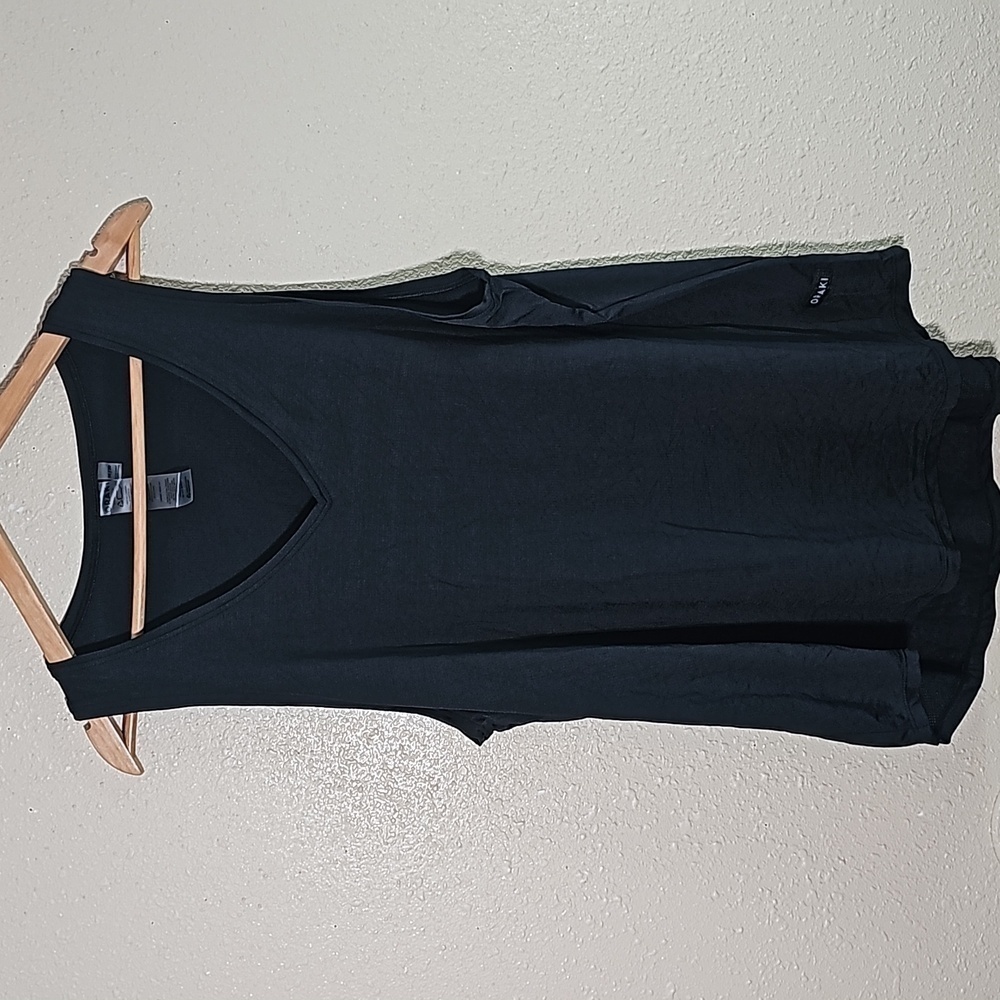 Oraki Muscle Shirt.